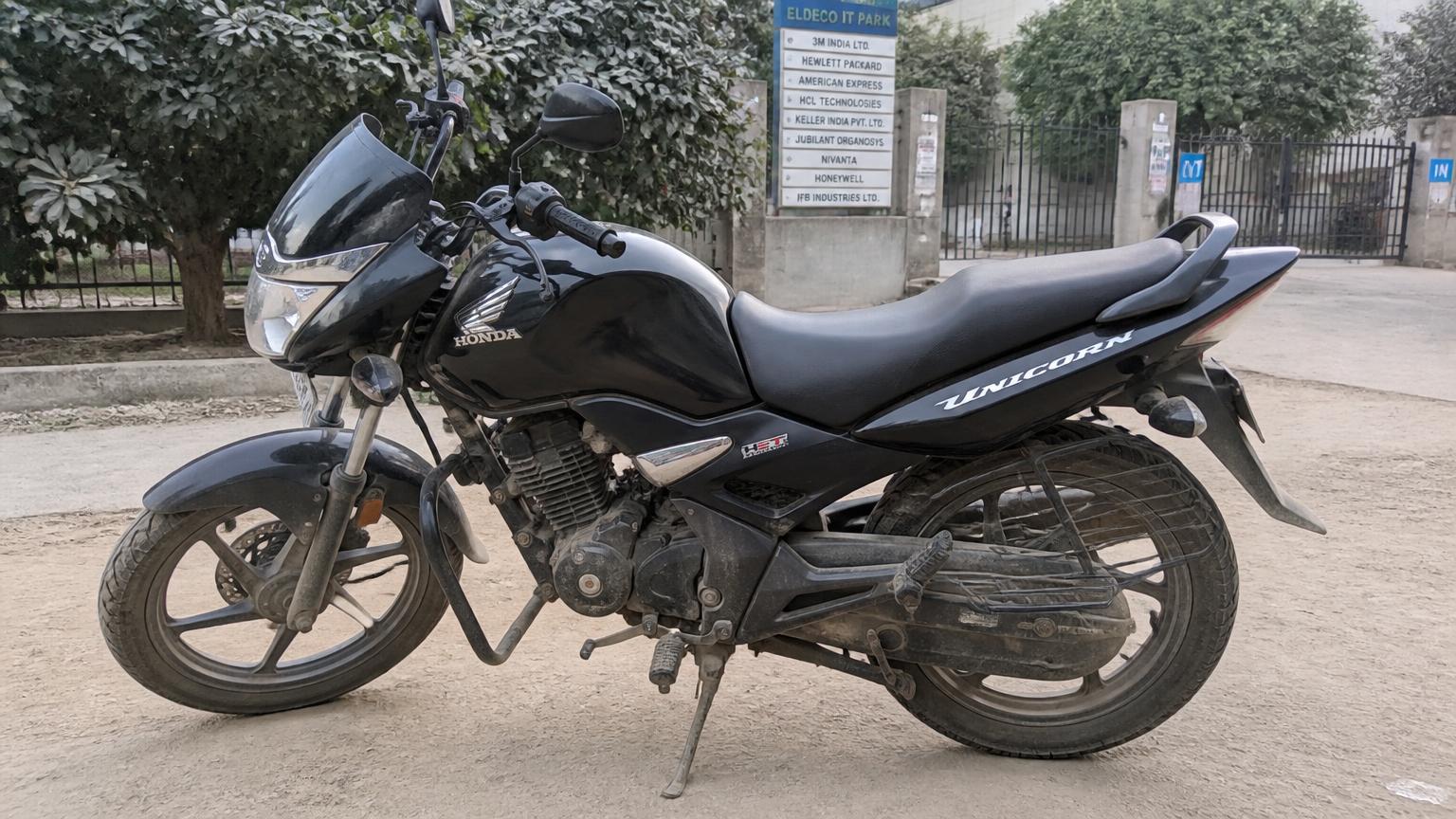 Honda Unicorn 160 commuter motorcycle in India — 12.91 PS engine, 48-53 kmpl mileage and on-road price around ₹1,34,000