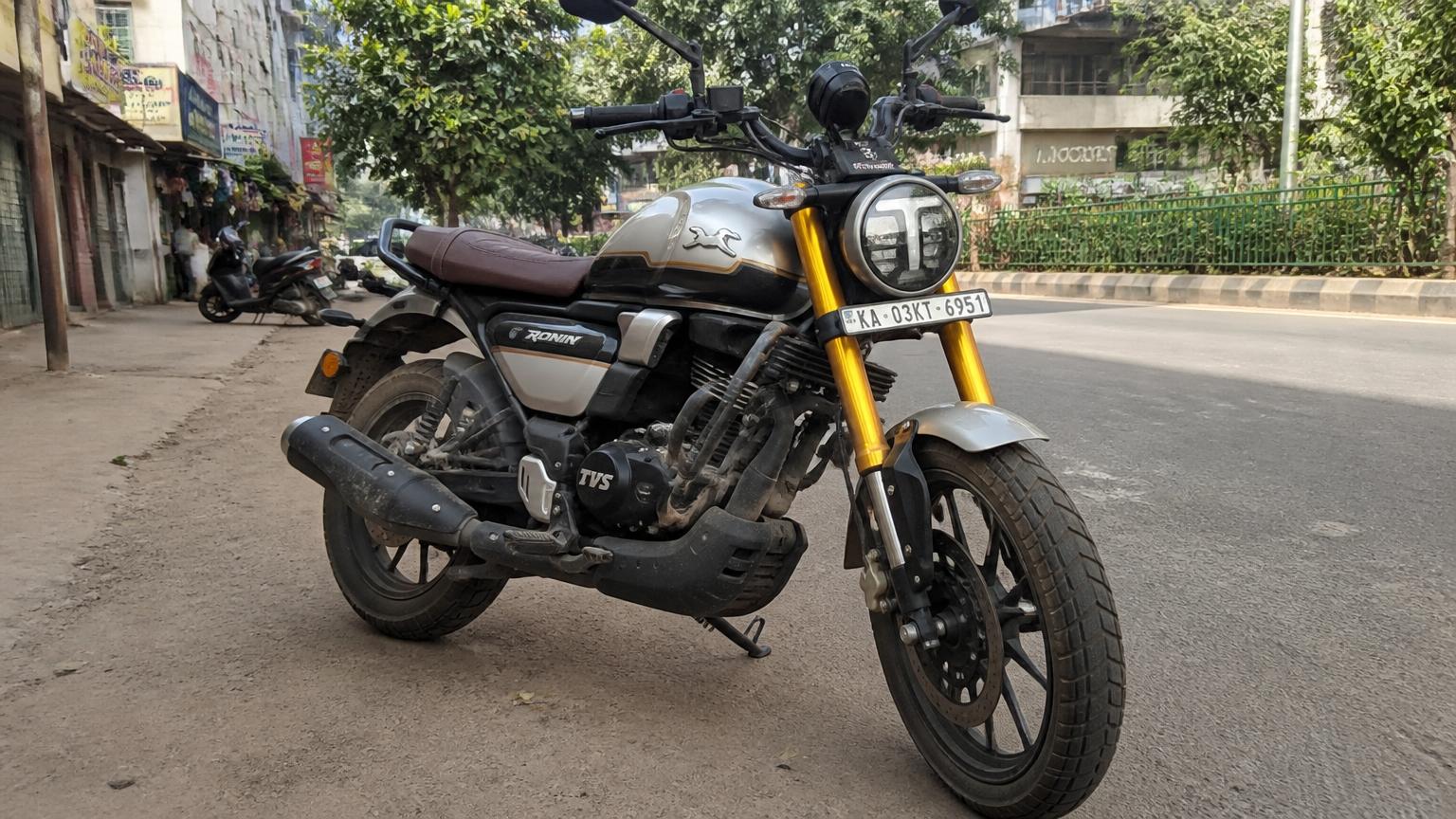 TVS Ronin low seat motorcycle in India — 20.4 PS engine, 36-40 kmpl mileage and on-road price around ₹1,78,000