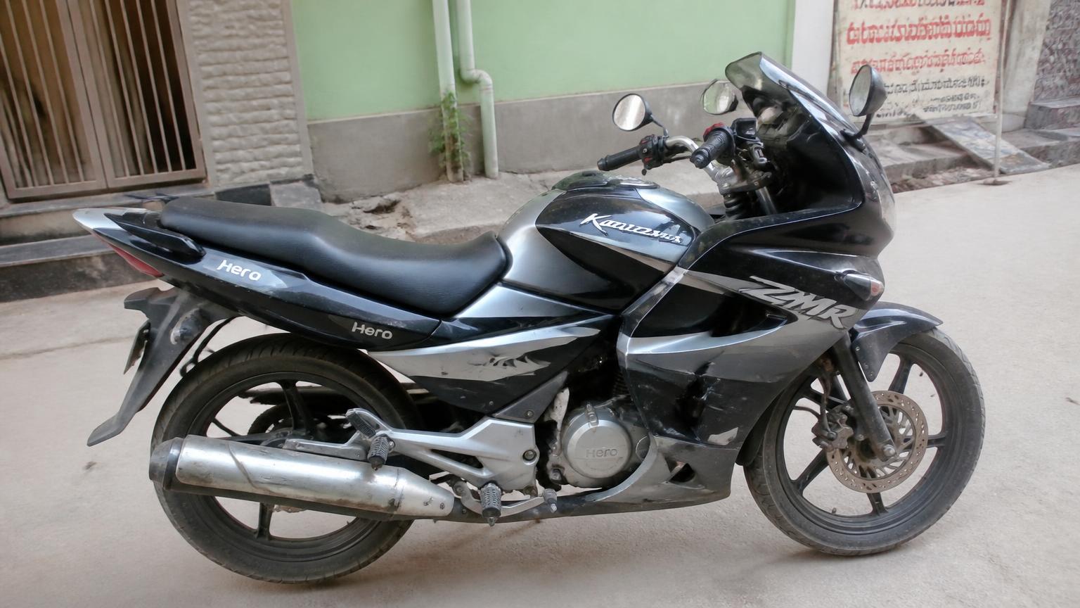 Hero Karizma ZMR sport tourer motorcycle in India — 20.1 PS engine, 35-40 kmpl mileage and on-road price around ₹1,29,000