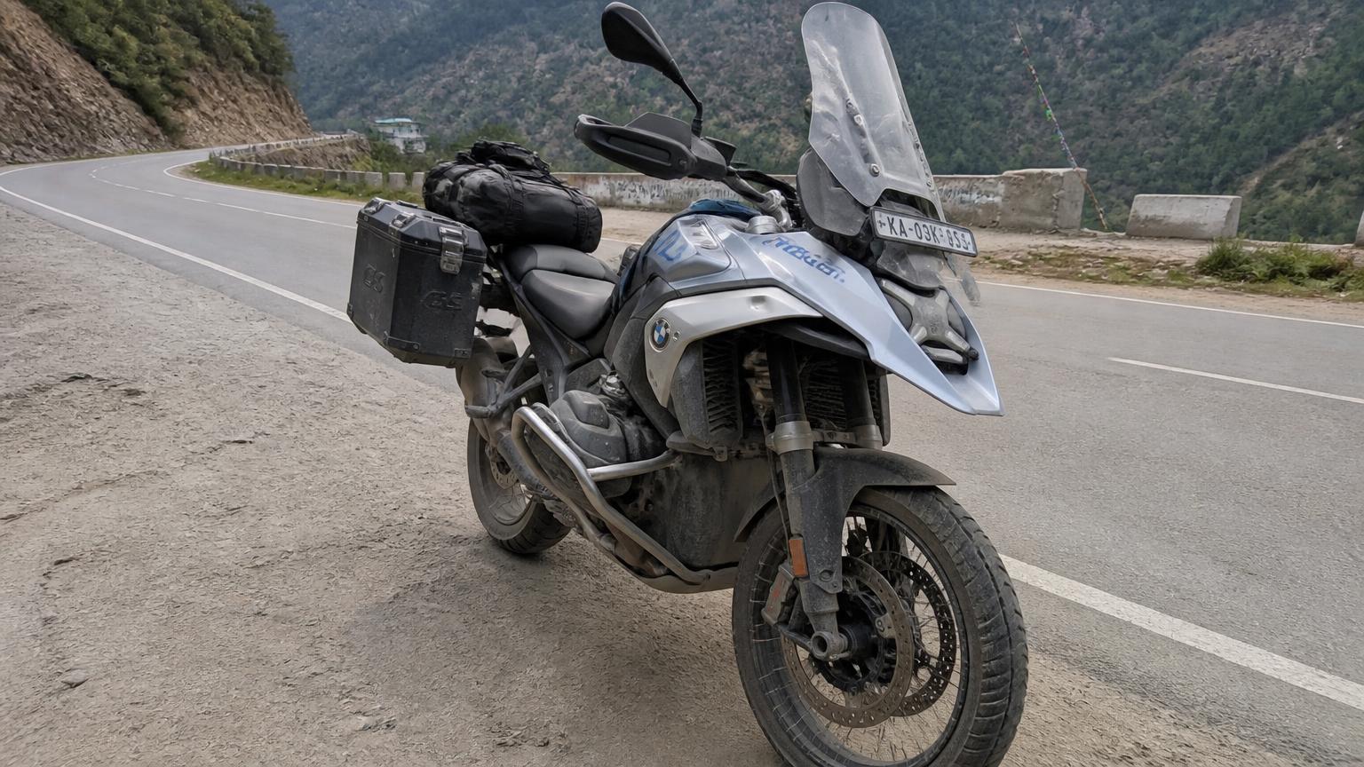 BMW R 1300 GS adventure motorcycle in India — 145 PS engine, 18-21 kmpl mileage and on-road price around ₹21,50,000