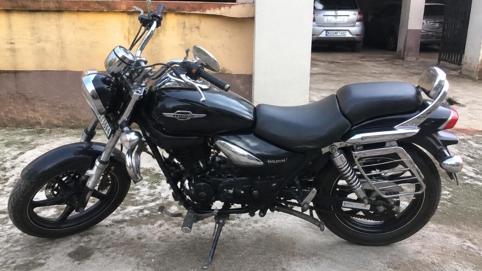 Suzuki Intruder 150 low seat motorcycle in India — 13.6 PS engine, 40-45 kmpl mileage and on-road price around ₹1,47,000
